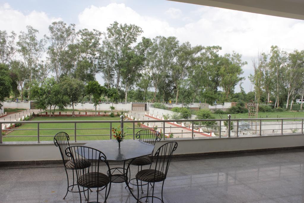 Geetanjali Hotel & Motel Bharatpur Kültér fotó