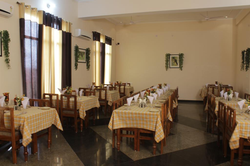 Geetanjali Hotel & Motel Bharatpur Kültér fotó