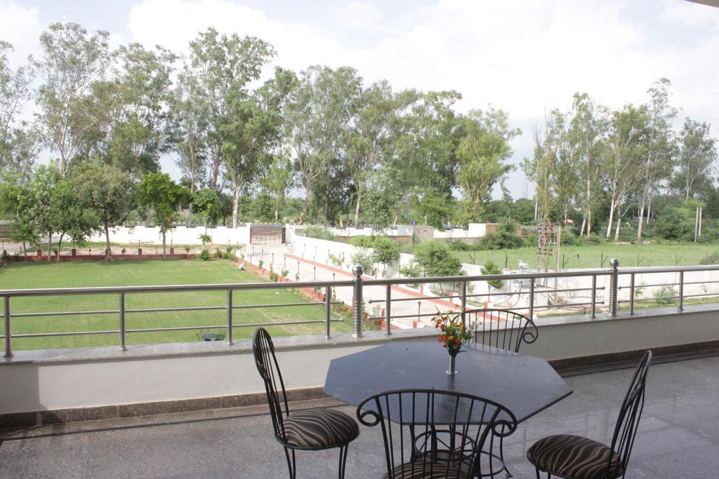 Geetanjali Hotel & Motel Bharatpur Kültér fotó